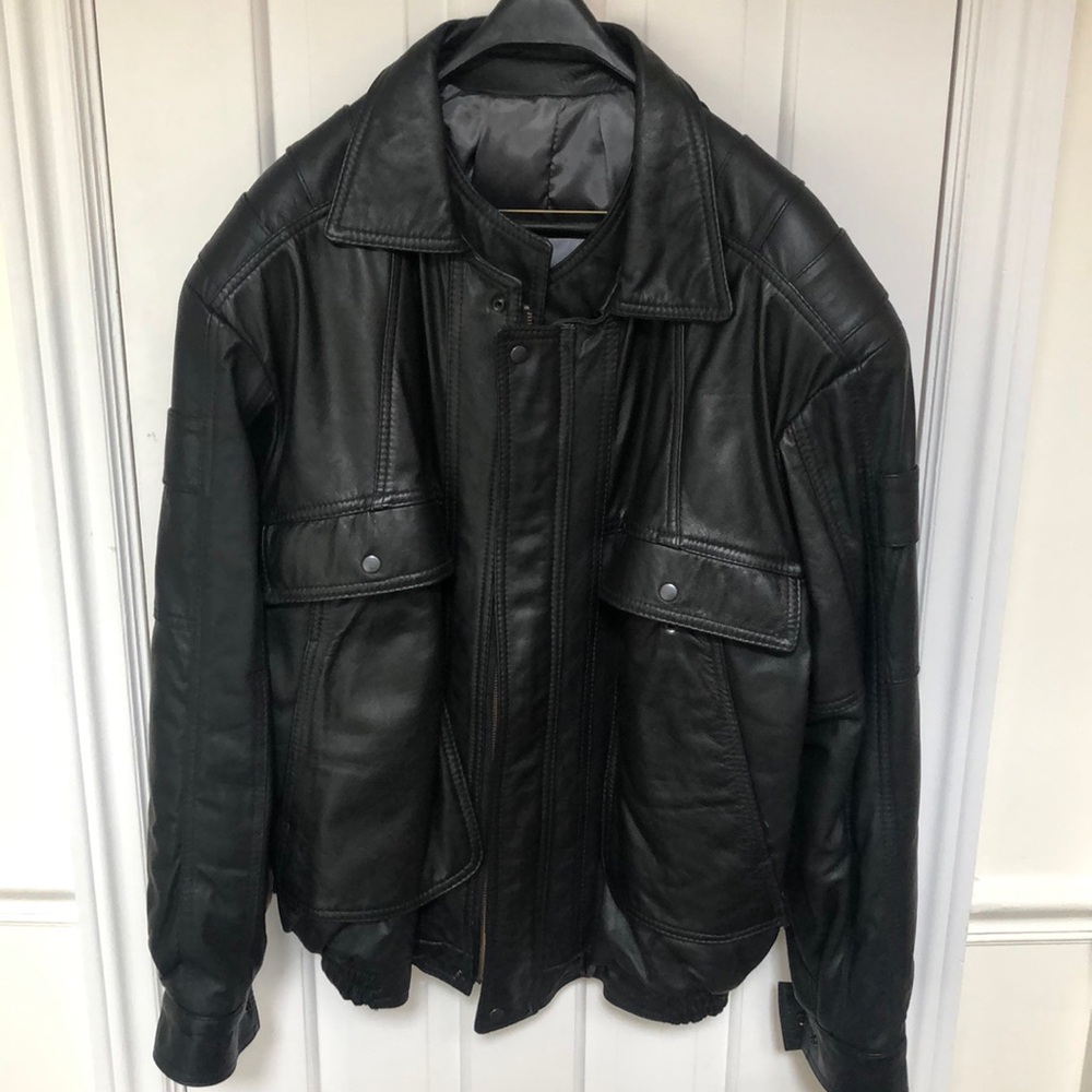 Men’s leather bomber jacket